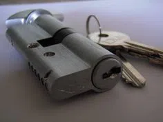Roslyn NY Locksmith Store Roslyn, NY 516-490-8282 - broken-key-extraction